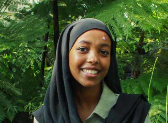 Hanan Abdi '26, Biochemistry and English and Communications Studies major