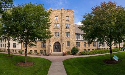 Manor Hall | Housing | Hamline University - Minnesota