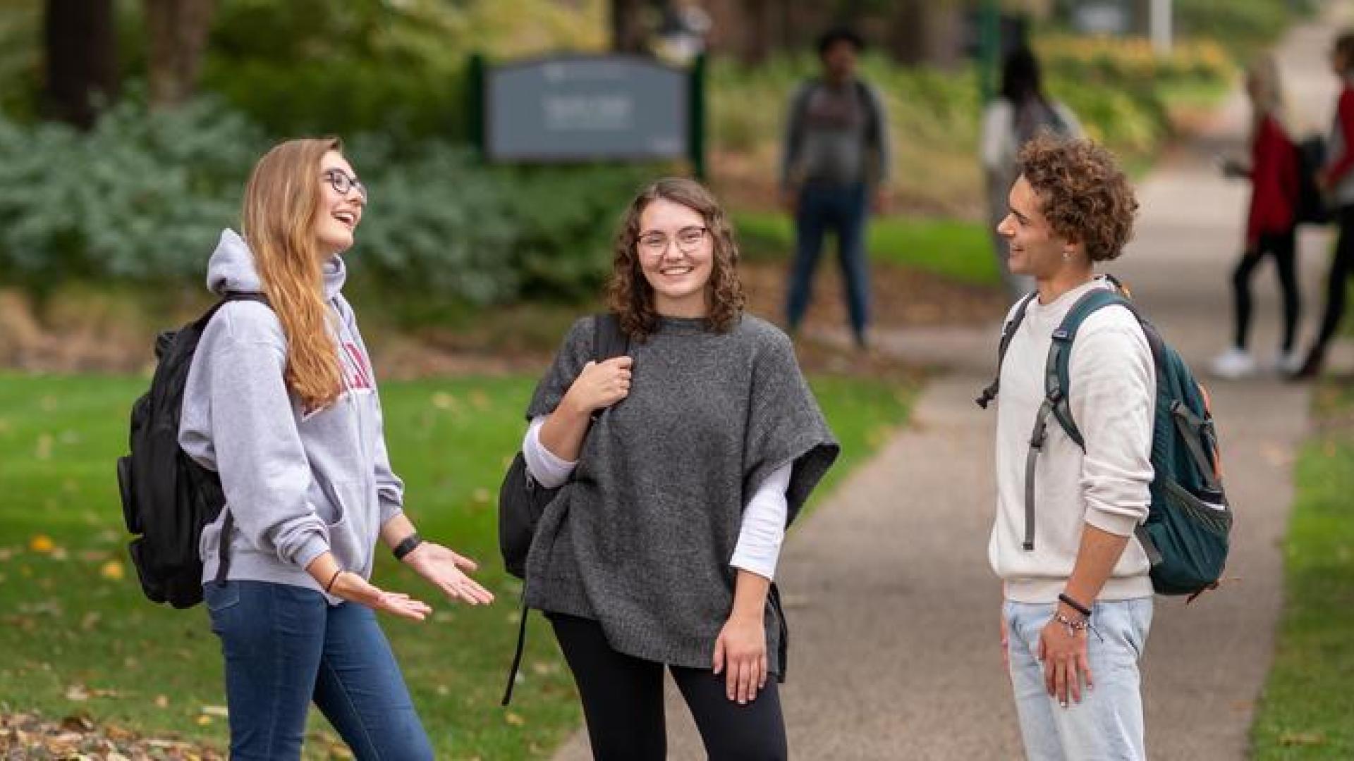 Eva Larson Hamline Student smiling to the picture